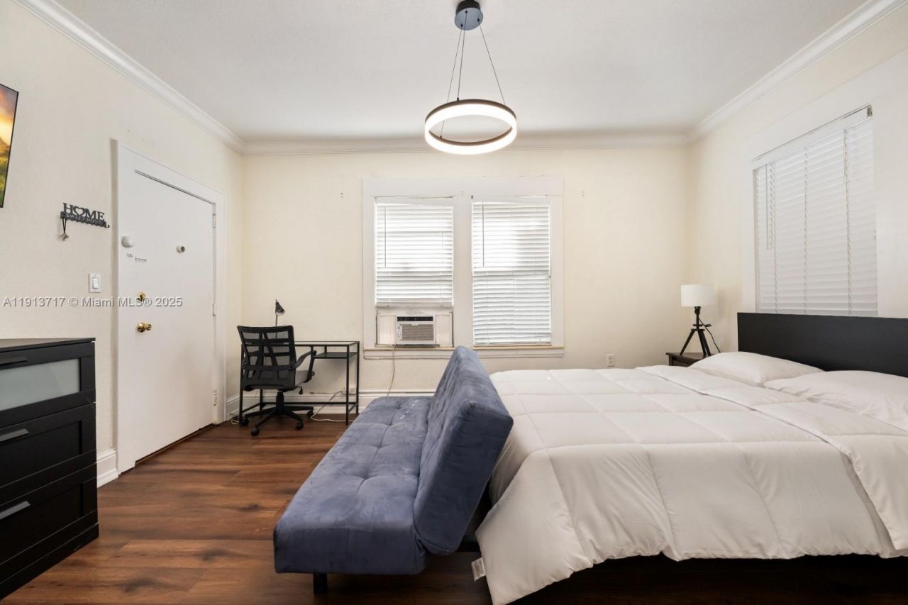 126 Mendoza Ave, Unit 5, Coral Gables, FL 33134 Photo