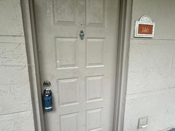 8290 Lake Dr, Unit 146, Doral, FL 33166