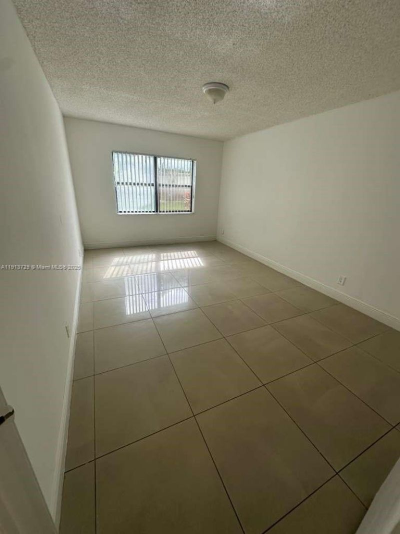 8290 Lake Dr, Unit 146, Doral, FL 33166 Photo
