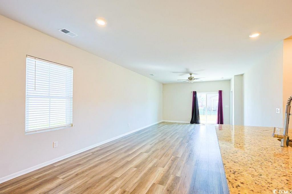 1560 Swing Bridge Way Photo 4