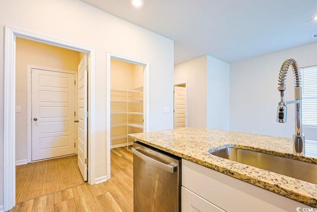 1560 Swing Bridge Way Photo 8