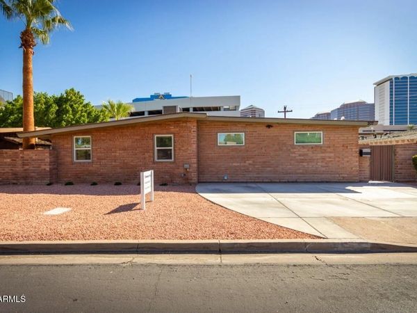 207 E MONTEREY Way, Phoenix, AZ 85012