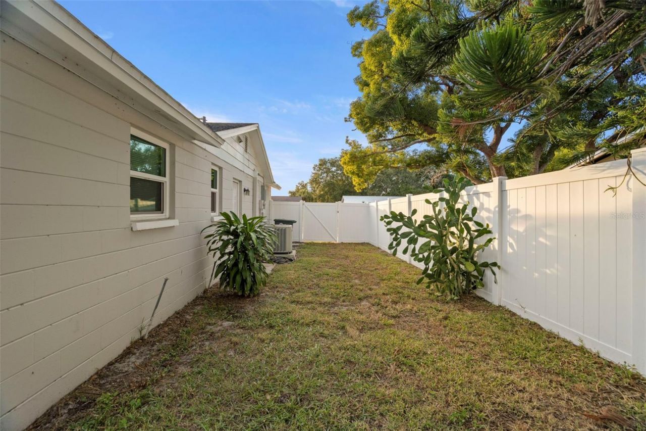 1863 12th Street Sw, Largo, FL 33778 Photo