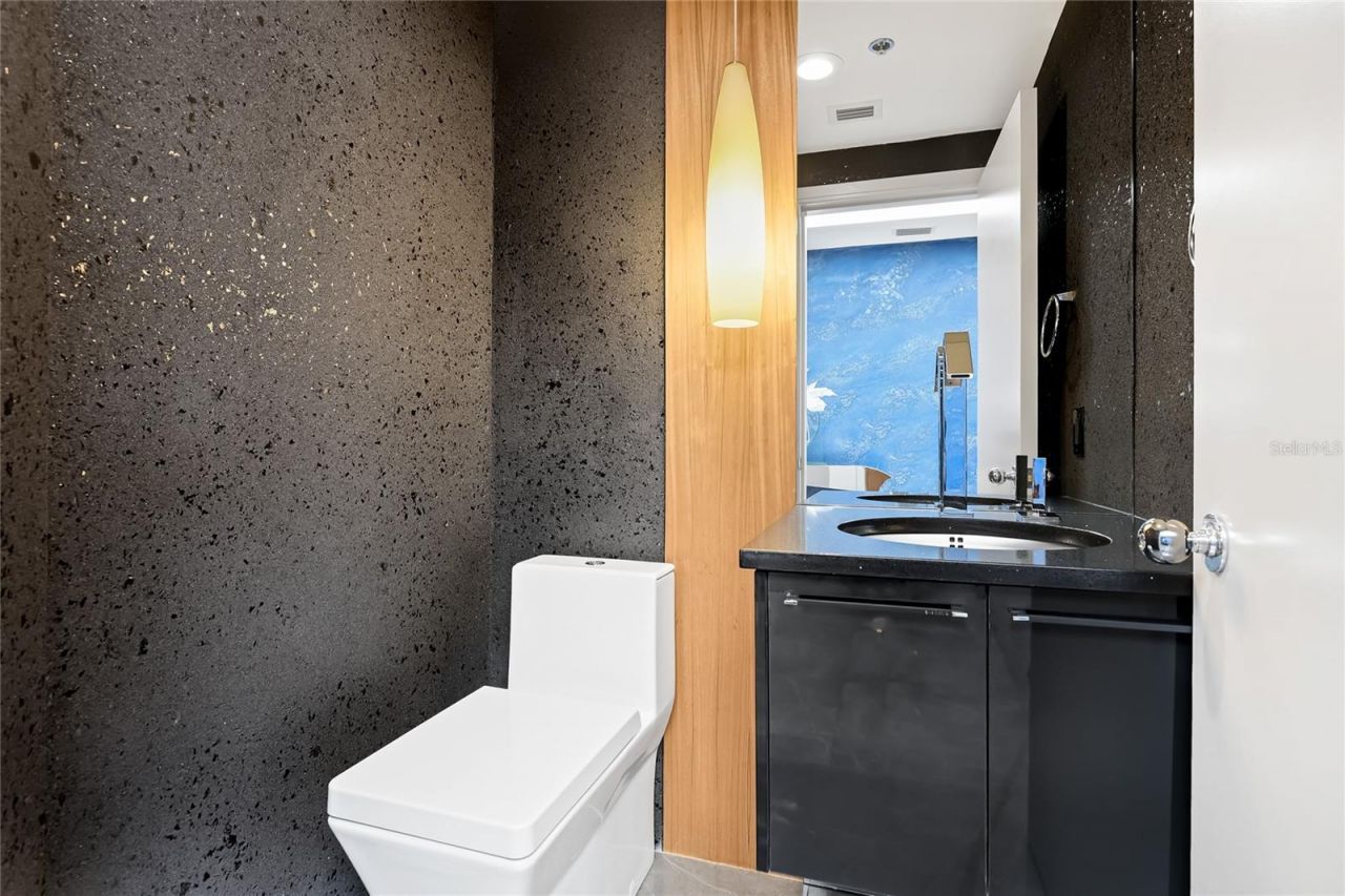 455 Longboat Club Road, Unit PH8, Longboat Key, FL 34228 Photo