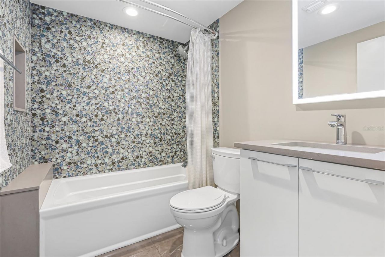 455 Longboat Club Road, Unit PH8, Longboat Key, FL 34228 Photo