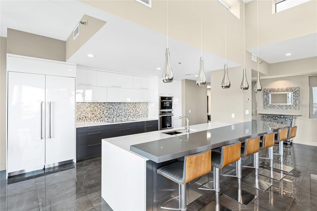 455 Longboat Club Road, Unit PH8, Longboat Key, FL 34228 Photo