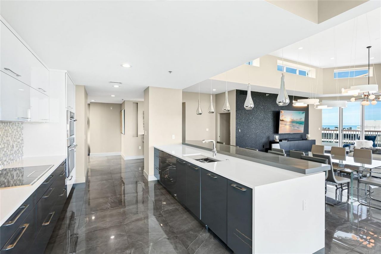 455 Longboat Club Road, Unit PH8, Longboat Key, FL 34228 Photo