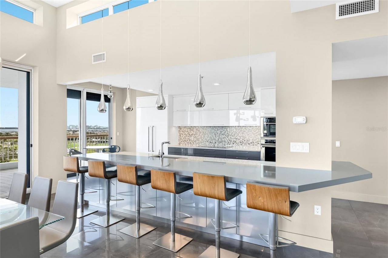 455 Longboat Club Road, Unit PH8, Longboat Key, FL 34228 Photo