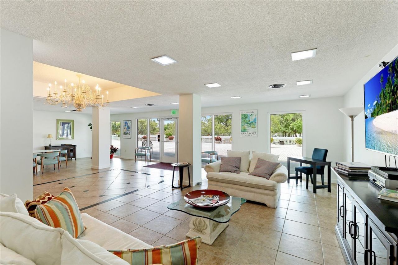 33 S Gulfstream Avenue, Unit 307, Sarasota, FL 34236 Photo