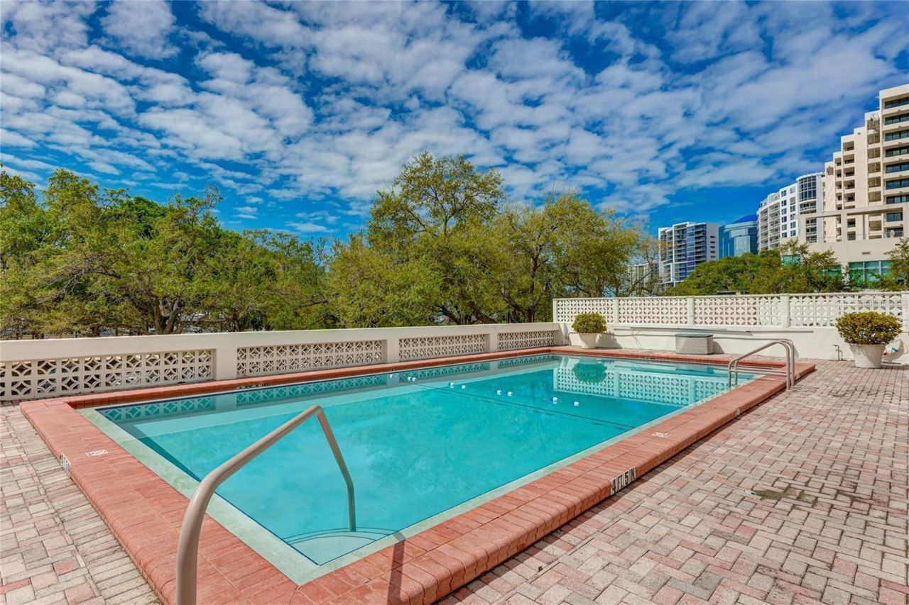 33 S Gulfstream Avenue, Unit 307, Sarasota, FL 34236 Photo