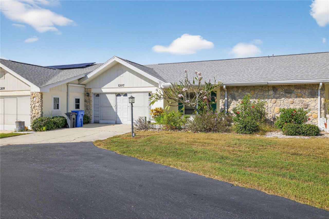 1207 Eastloch Court, Sun City Center, FL 33573 Main Photo