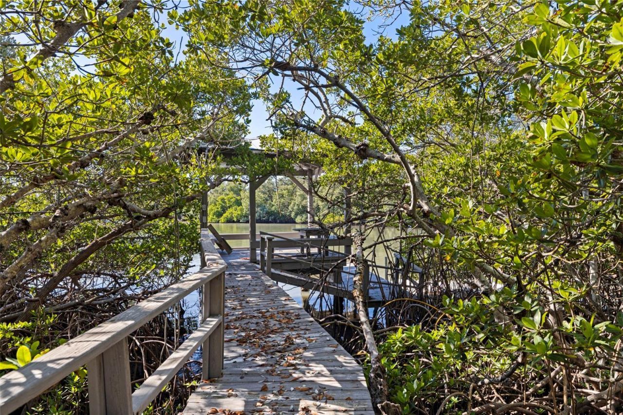 2000 Bayview Drive, Tierra Verde, FL 33715 Photo