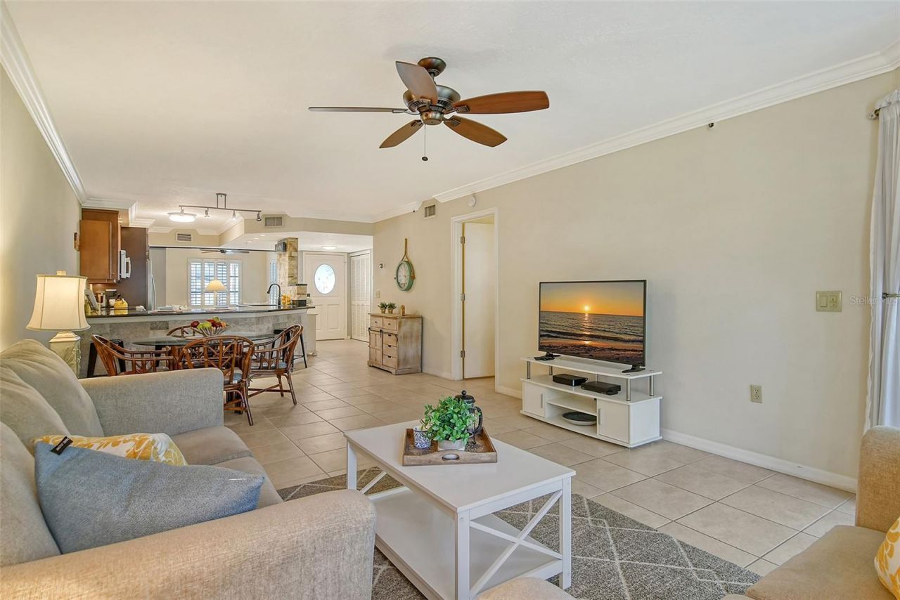 1243 Siesta Bayside Drive, Unit D, Sarasota, FL 34242 Photo