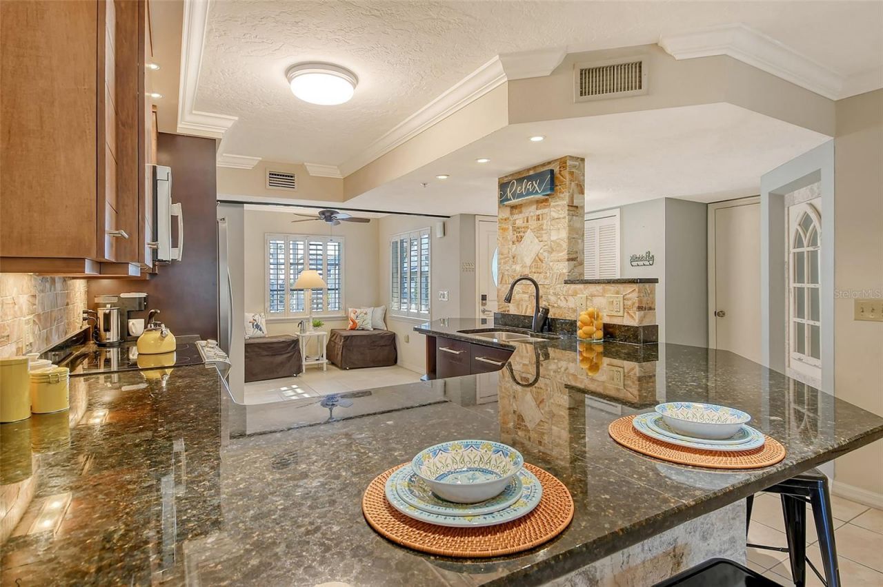 1243 Siesta Bayside Drive, Unit D, Sarasota, FL 34242 Photo