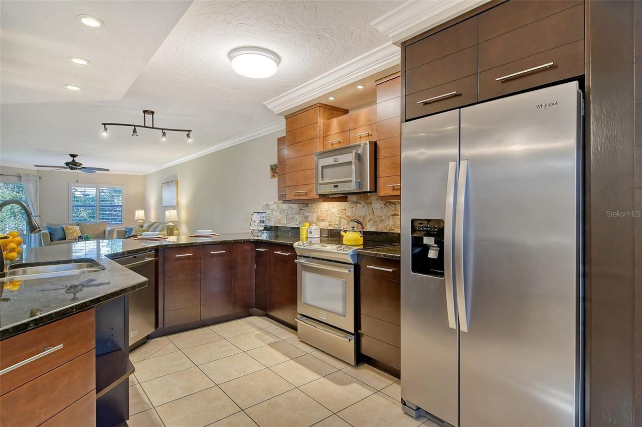 1243 Siesta Bayside Drive, Unit D, Sarasota, FL 34242 Photo