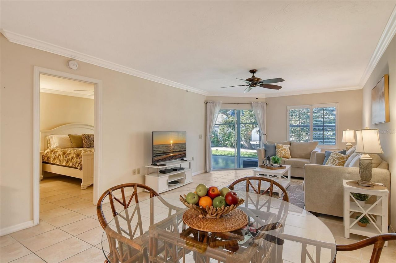 1243 Siesta Bayside Drive, Unit D, Sarasota, FL 34242 Photo