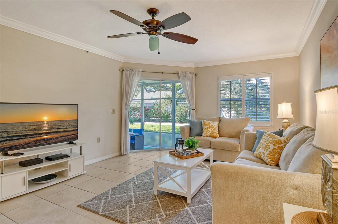 1243 Siesta Bayside Drive, Unit D, Sarasota, FL 34242 Photo