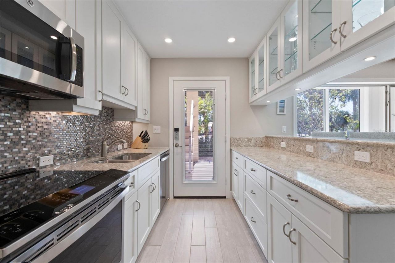 137 Avenida Messina, Unit 1, Sarasota, FL 34242 Photo