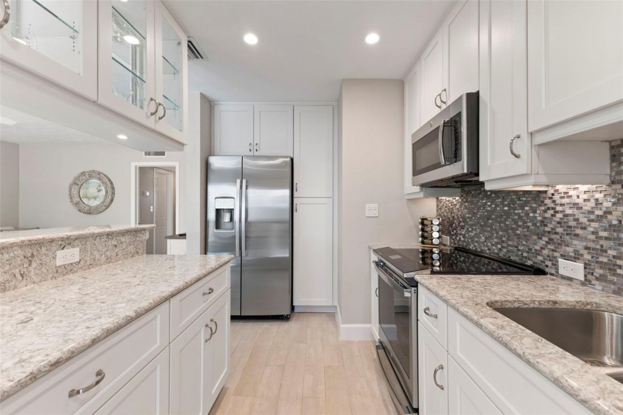 137 Avenida Messina, Unit 1, Sarasota, FL 34242 Photo