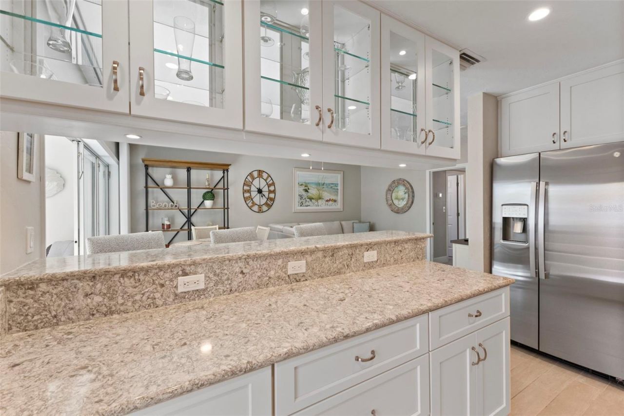 137 Avenida Messina, Unit 1, Sarasota, FL 34242 Photo