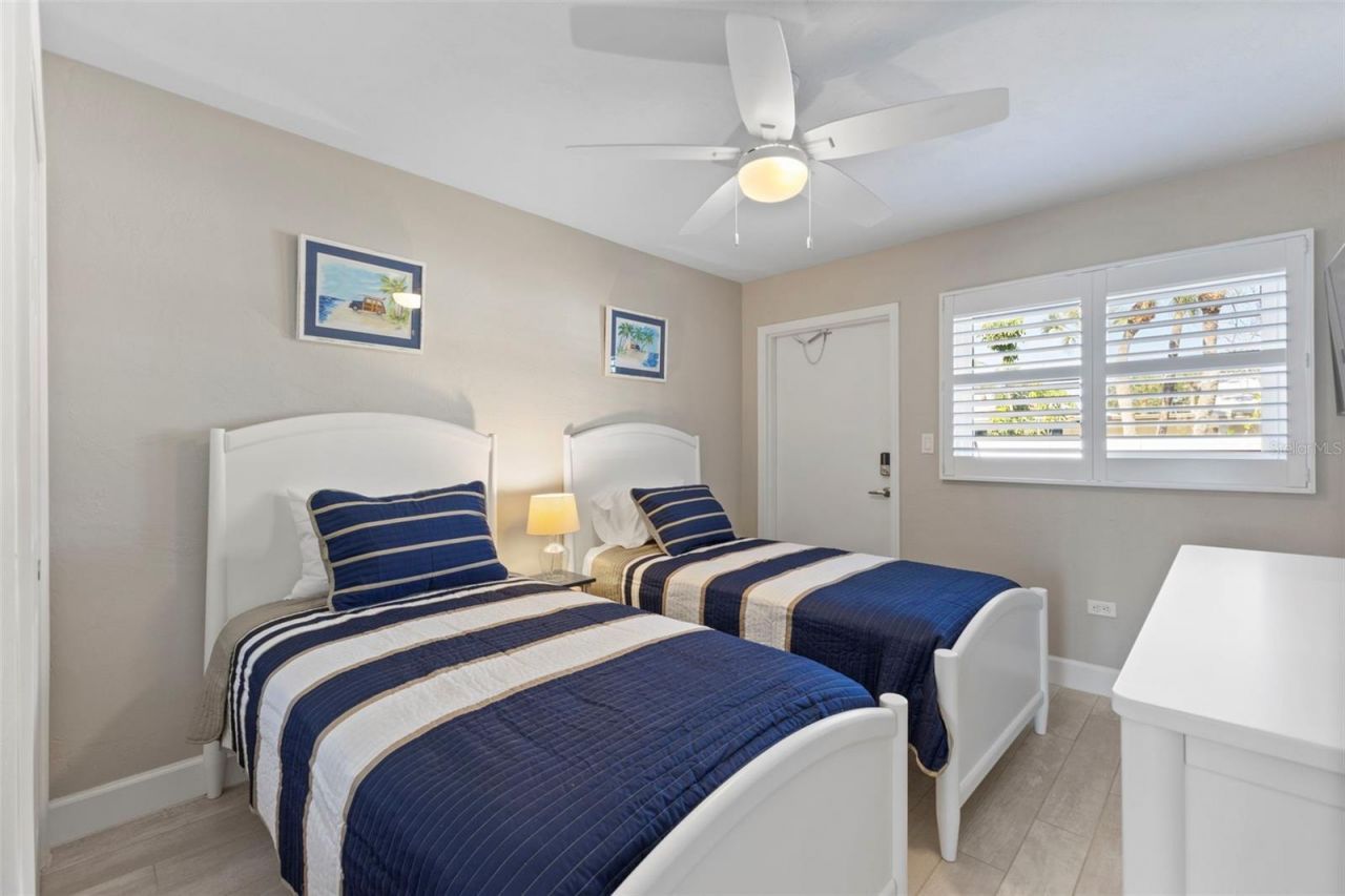 137 Avenida Messina, Unit 1, Sarasota, FL 34242 Photo