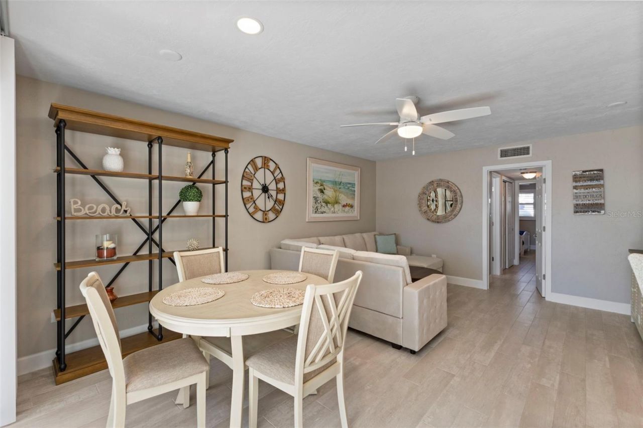 137 Avenida Messina, Unit 1, Sarasota, FL 34242 Photo