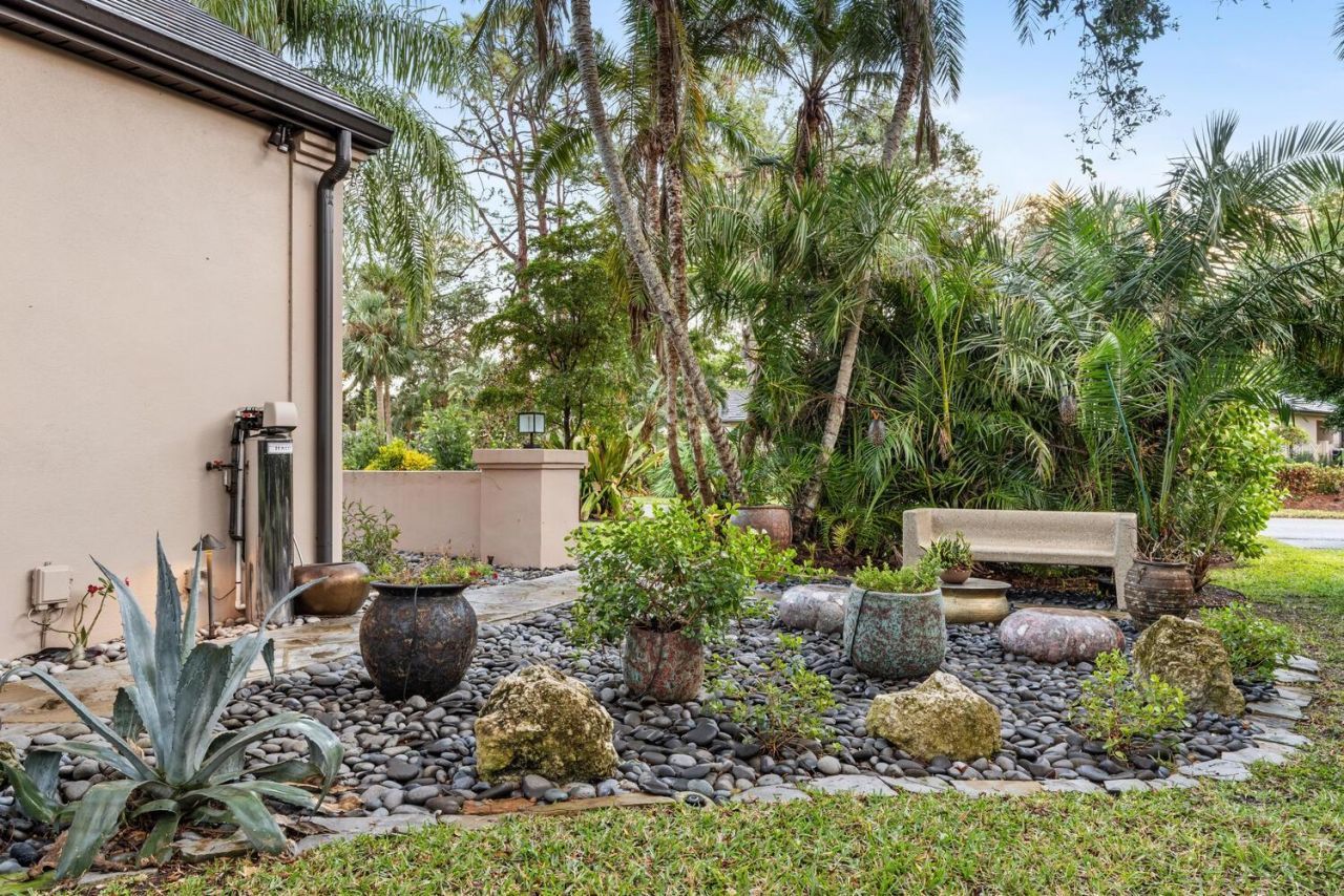 49 Osprey Point Drive, Osprey, FL 34229 Photo