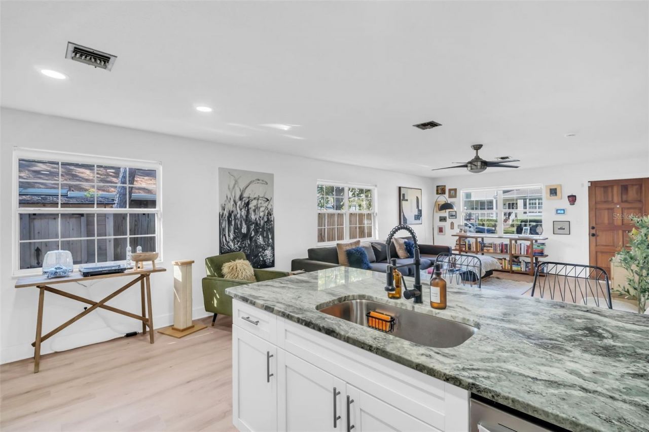 218 49th Avenue N, Saint Petersburg, FL 33703 Photo