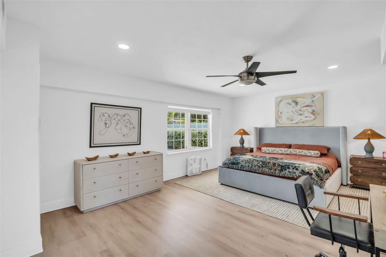 218 49th Avenue N, Saint Petersburg, FL 33703 Photo