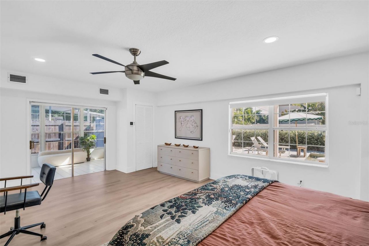 218 49th Avenue N, Saint Petersburg, FL 33703 Photo