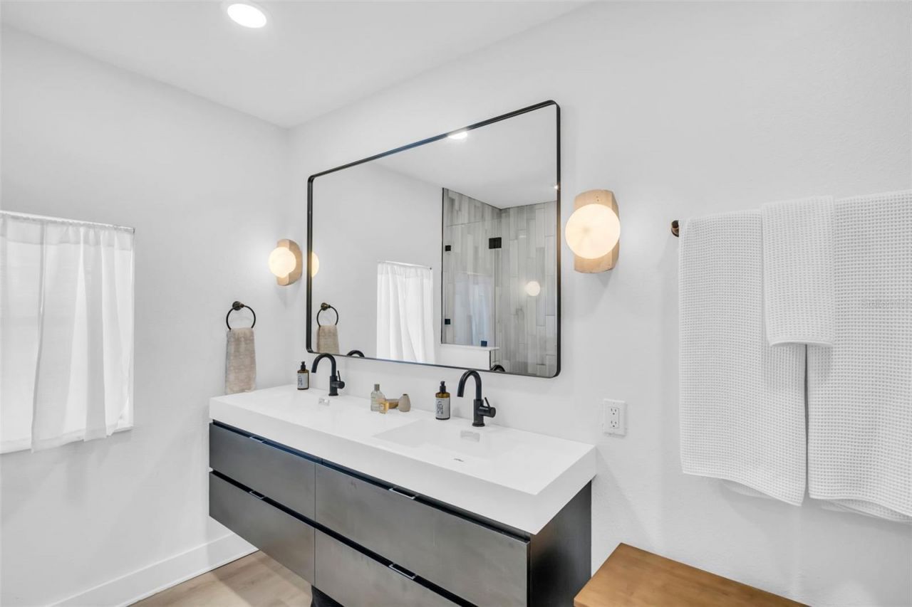 218 49th Avenue N, Saint Petersburg, FL 33703 Photo