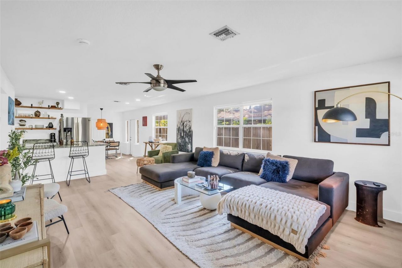 218 49th Avenue N, Saint Petersburg, FL 33703 Photo