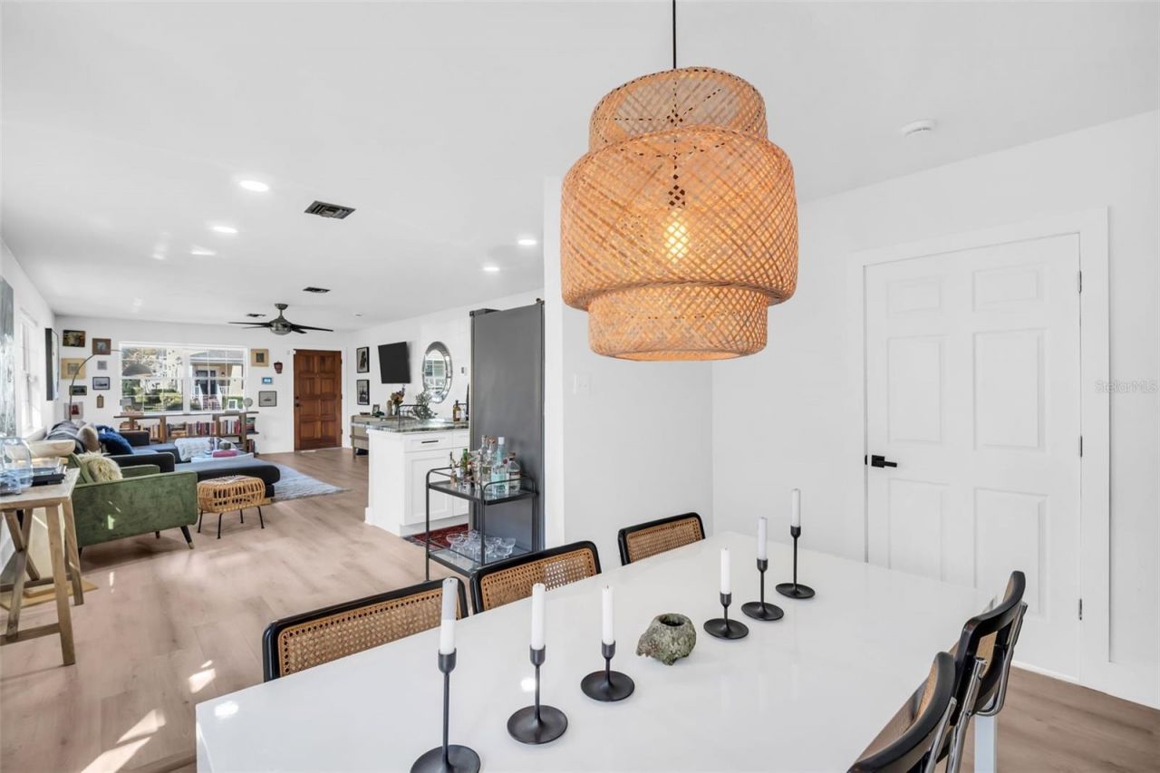 218 49th Avenue N, Saint Petersburg, FL 33703 Photo