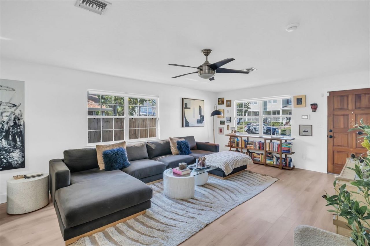 218 49th Avenue N, Saint Petersburg, FL 33703 Photo