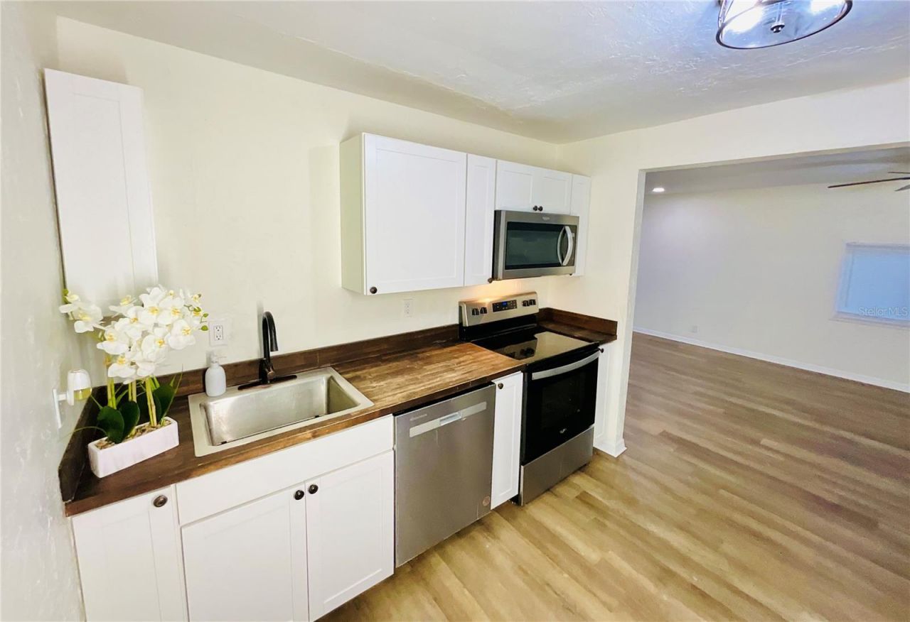 18713 Charlotte Avenue, Brooker, FL 32622 Photo