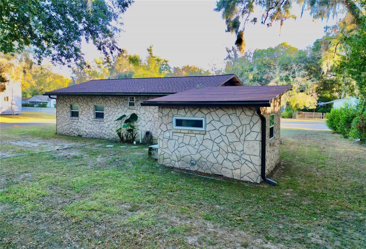 18713 Charlotte Avenue, Brooker, FL 32622 Photo