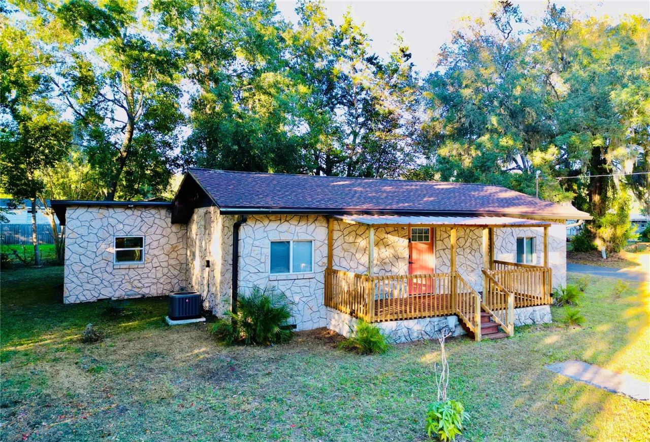 18713 Charlotte Avenue, Brooker, FL 32622 Photo