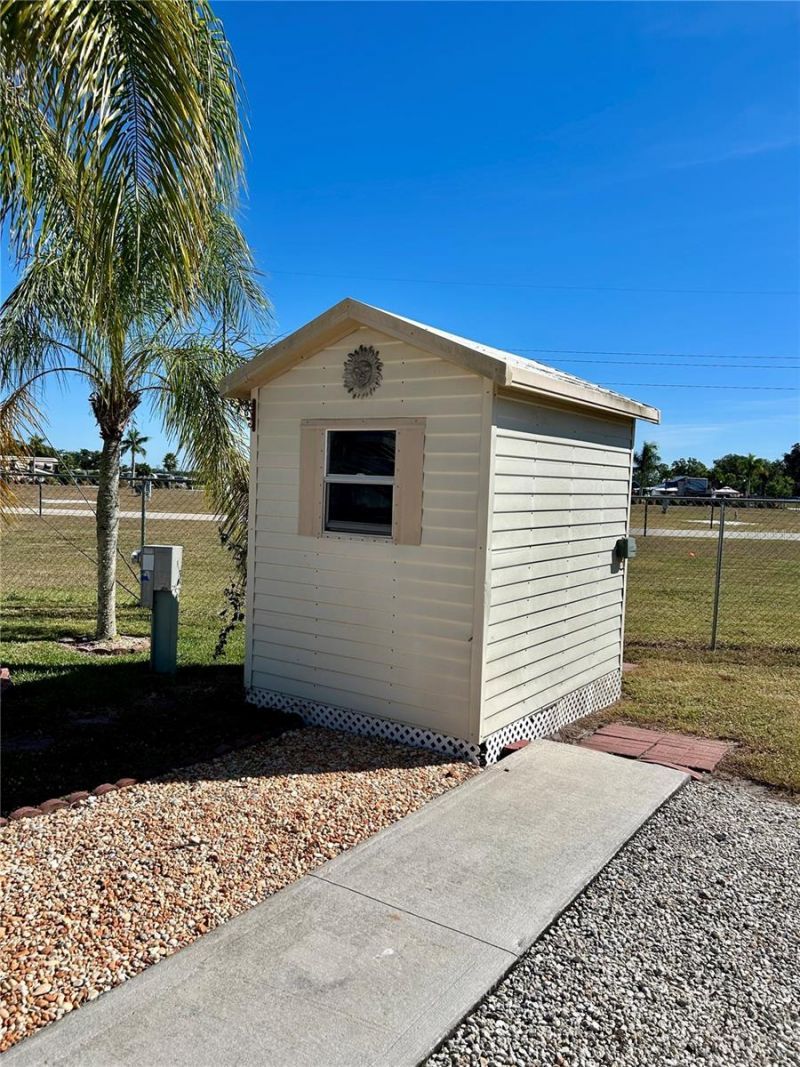 2920 Fairway Drive, Bowling Green, FL 33834 Photo