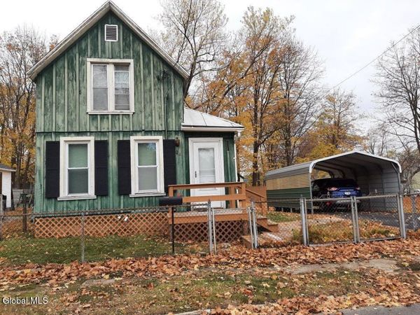26 Thompson Avenue, Gloversville, NY 12078