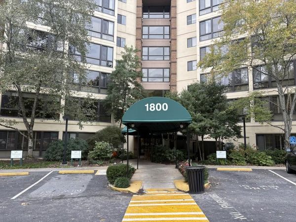 1800 Clairmont Lake, Unit 124, Decatur, GA 30033