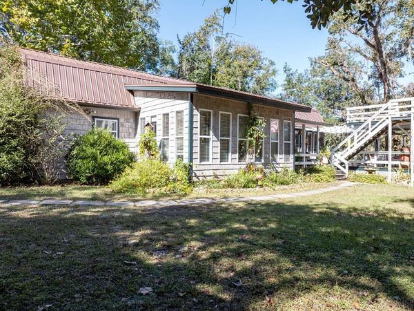 565 NE Marion Rd, Mayo, FL 32066