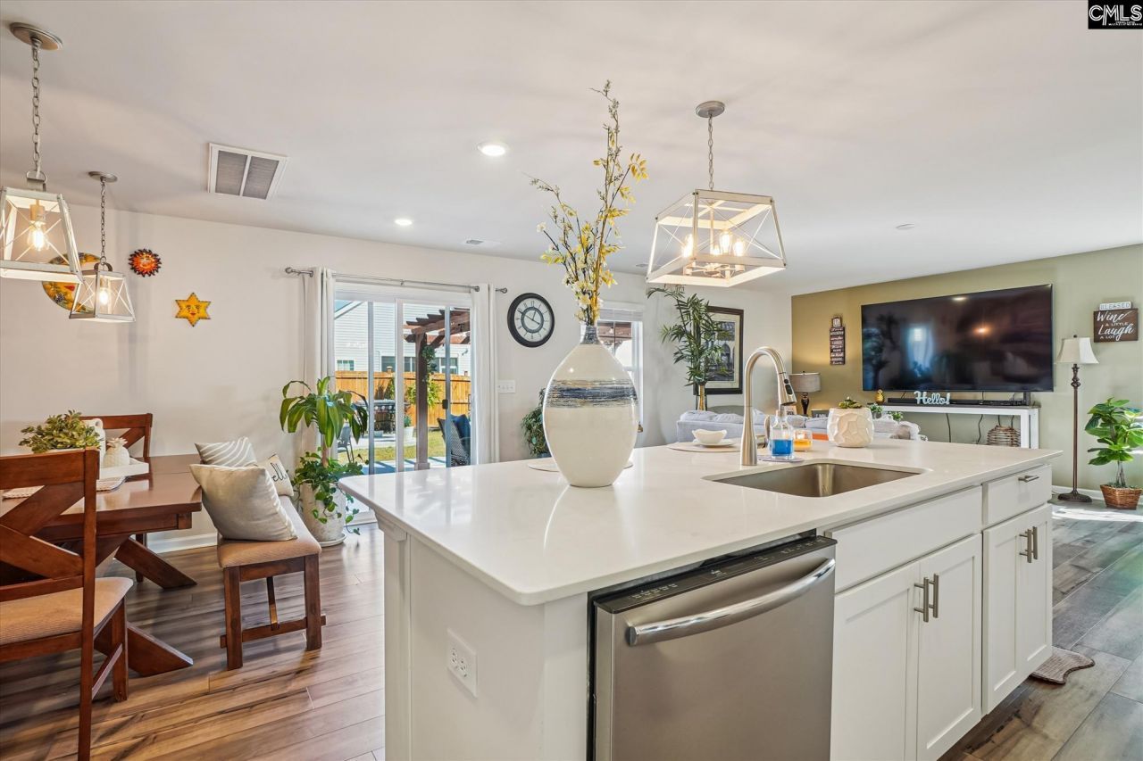 101 Parkwood Court Photo 10