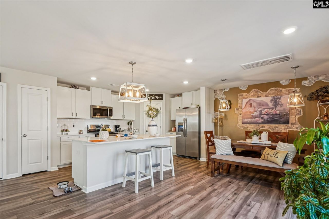 101 Parkwood Court Photo 11