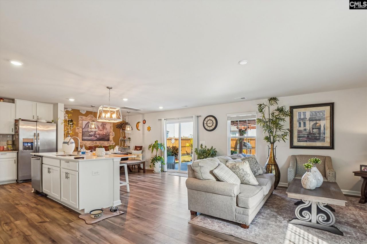 101 Parkwood Court Photo 12