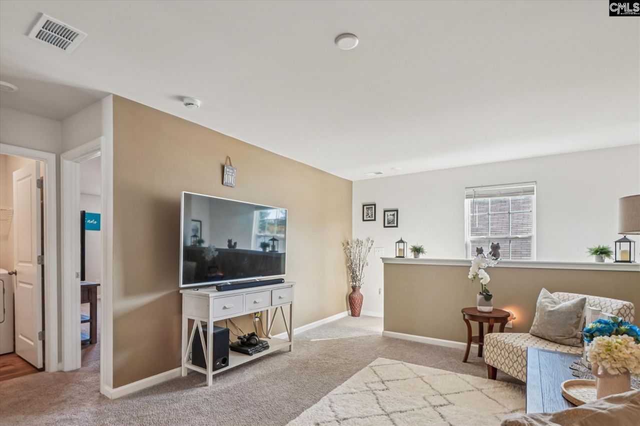 101 Parkwood Court Photo 15