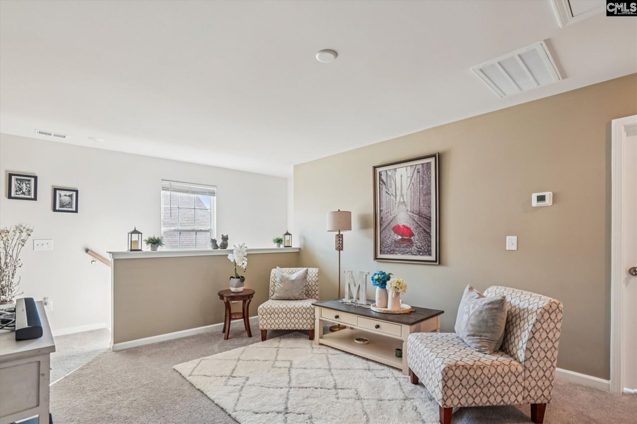 101 Parkwood Court Photo 16