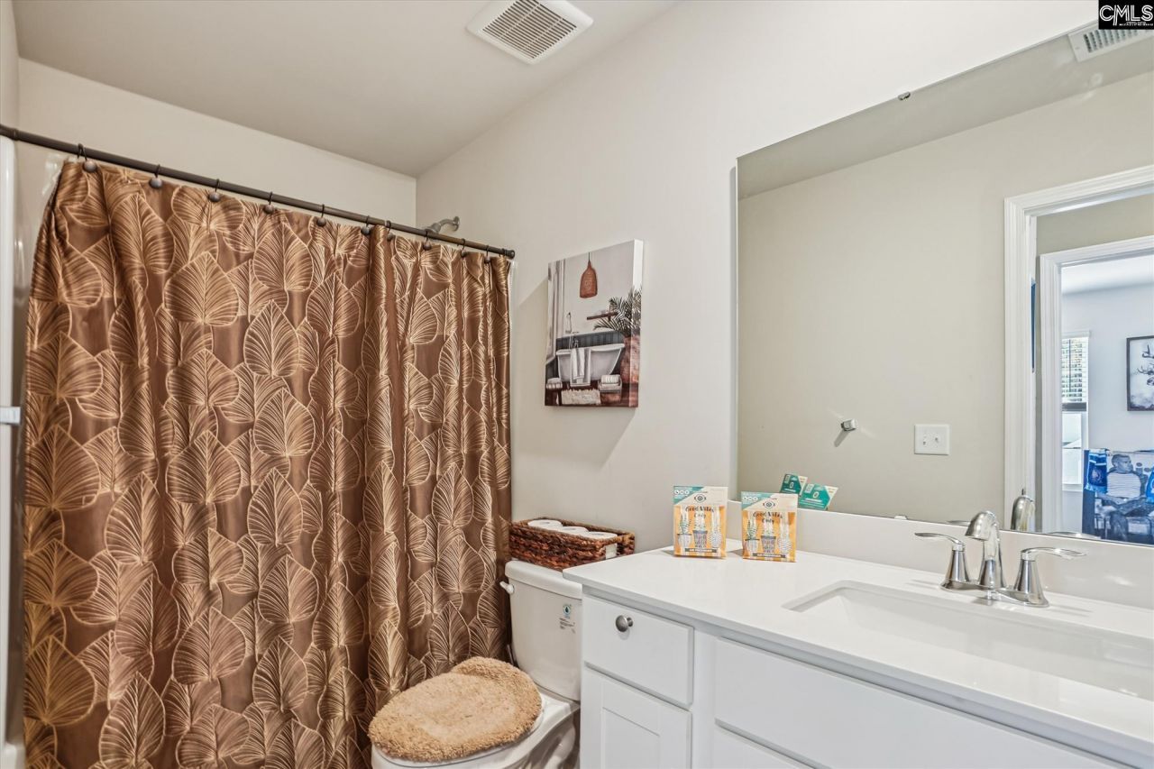 101 Parkwood Court Photo 19