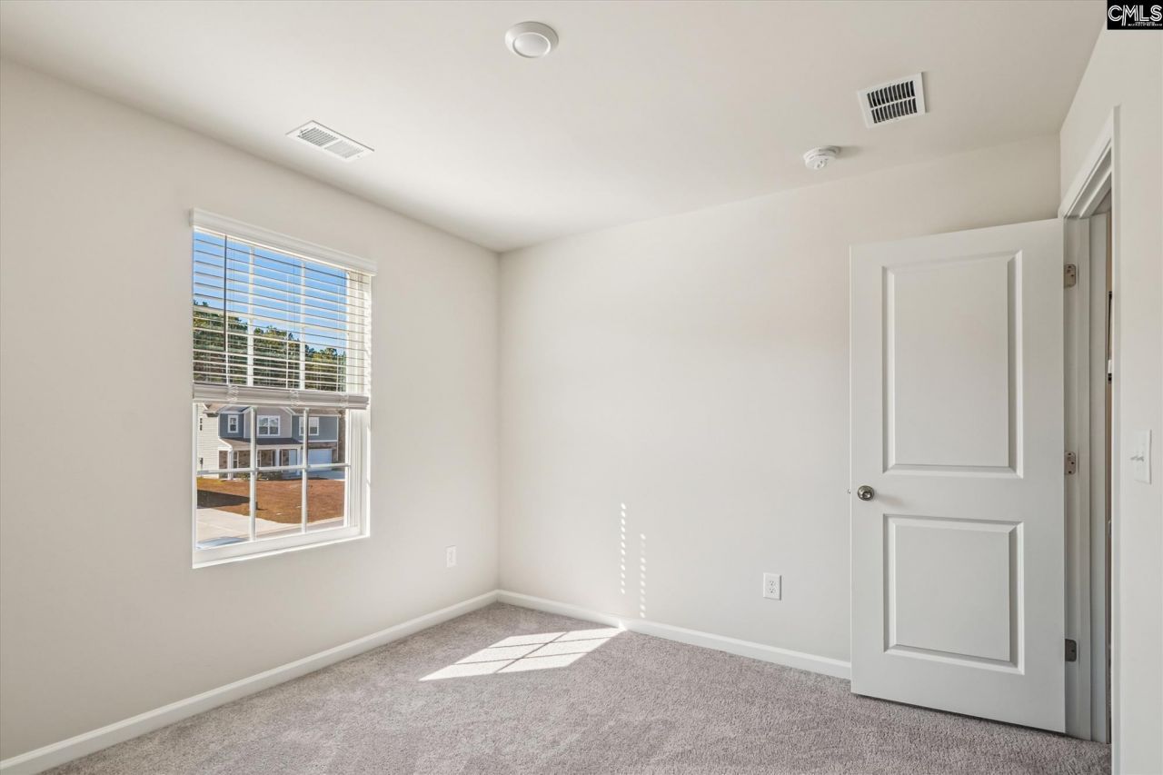 101 Parkwood Court Photo 23