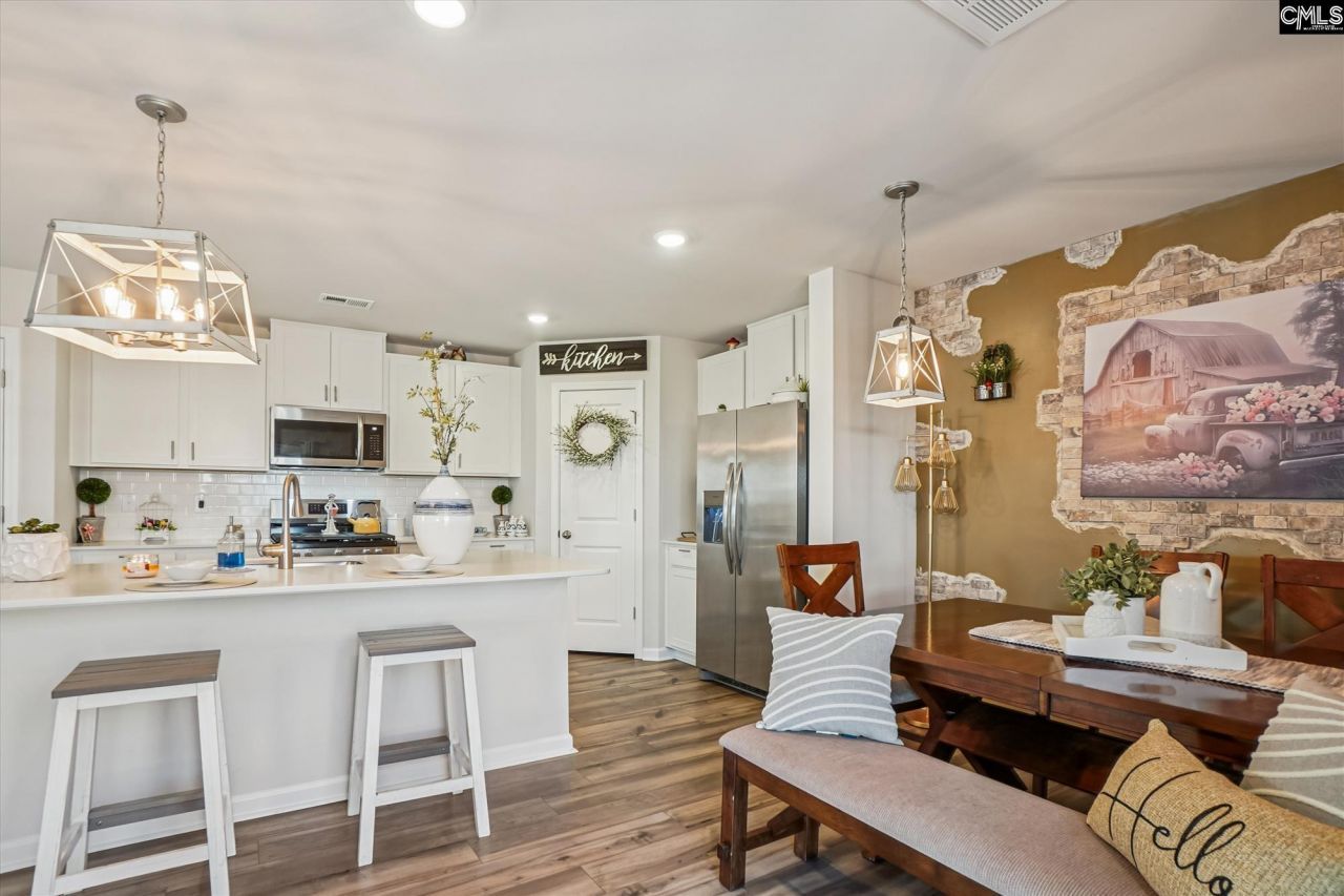 101 Parkwood Court Photo 9