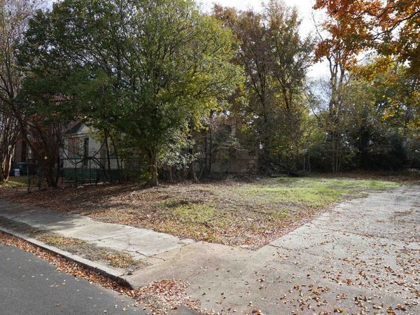 2425 FORREST AVE, Memphis, TN 38112